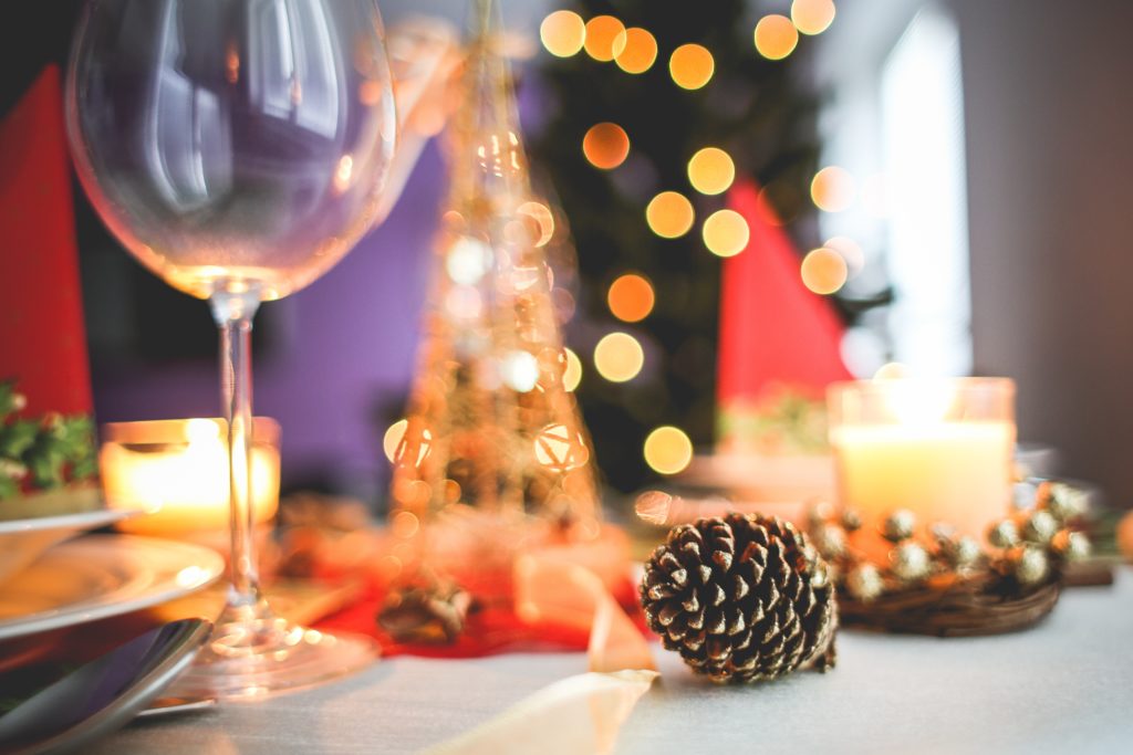 wine-pairings-festive-table