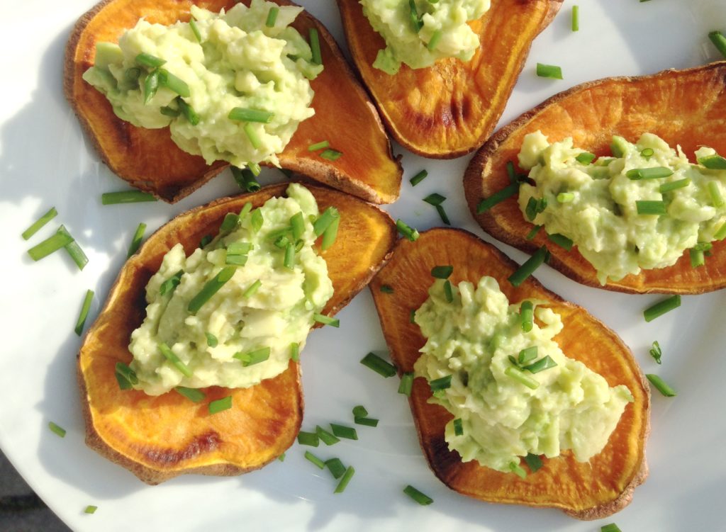 avocado-canapes